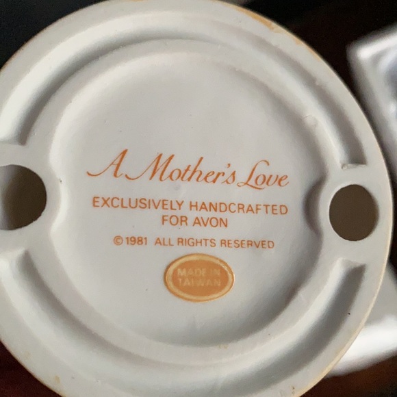 1981 Avon A Mothers Love Statue IOB - Picture 14 of 14